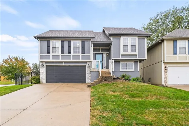 $325,000 | 747 East 124 Street, Kansas City, MO 64146