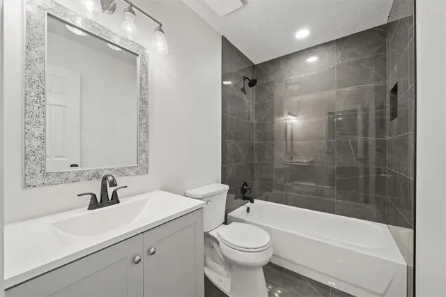 $325,000 | 747 East 124 Street, Kansas City, MO 64146