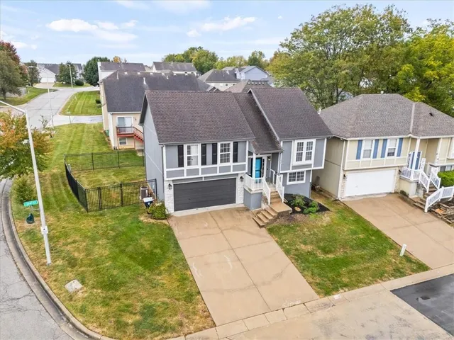 $325,000 | 747 East 124 Street, Kansas City, MO 64146