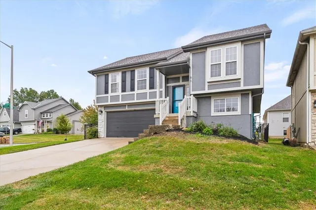 $325,000 | 747 East 124 Street, Kansas City, MO 64146