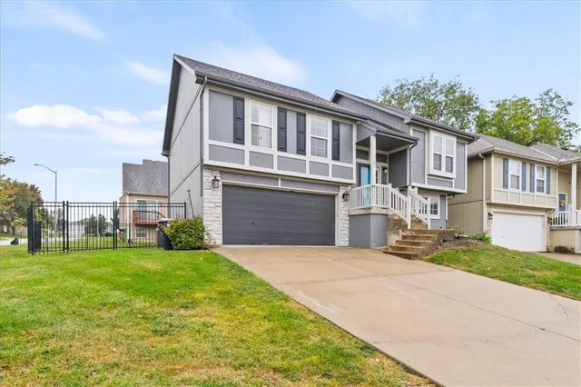 $325,000 | 747 East 124 Street, Kansas City, MO 64146