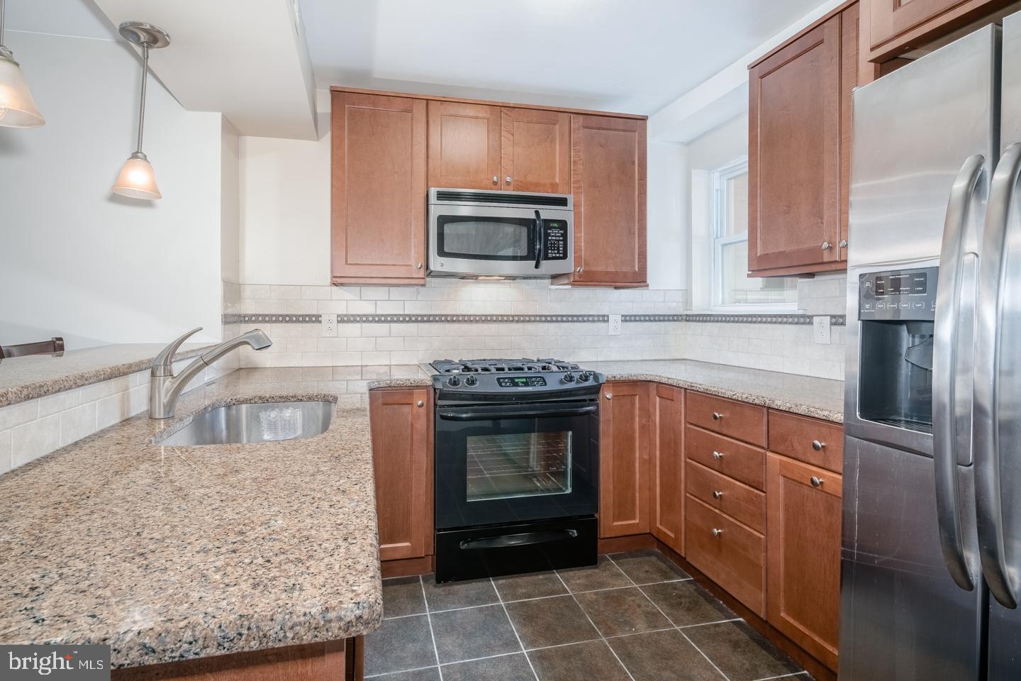 2220 Fitzwater Street, Unit 2 Philadelphia, PA 19146 - Photo 6 of 22