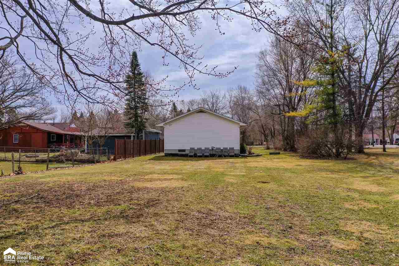 6309 Lapeer Road Burton, MI 48509 - Photo 50 of 61 50068535-52.JPG