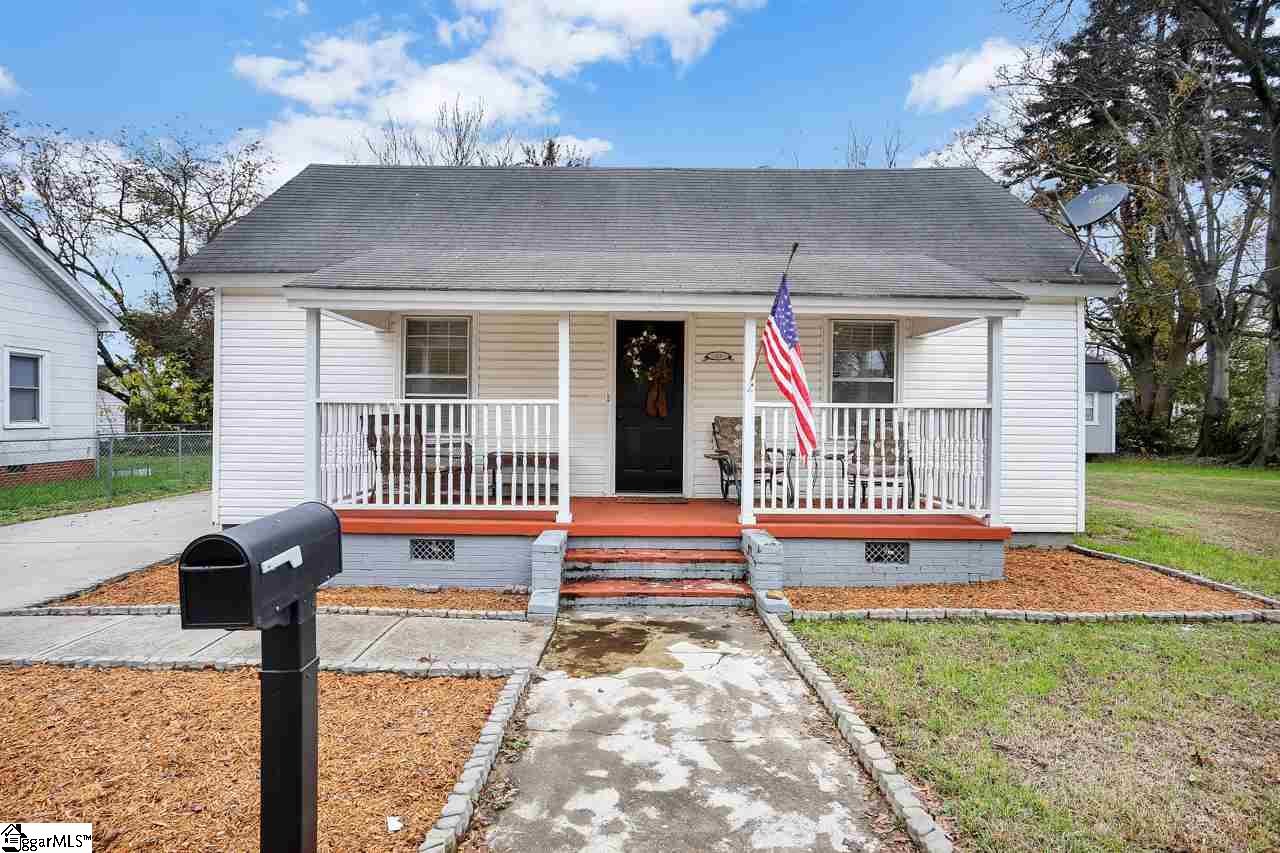 13 7th Street Greer, SC 29651 - Photo 4 of 32 Gallery Image 4