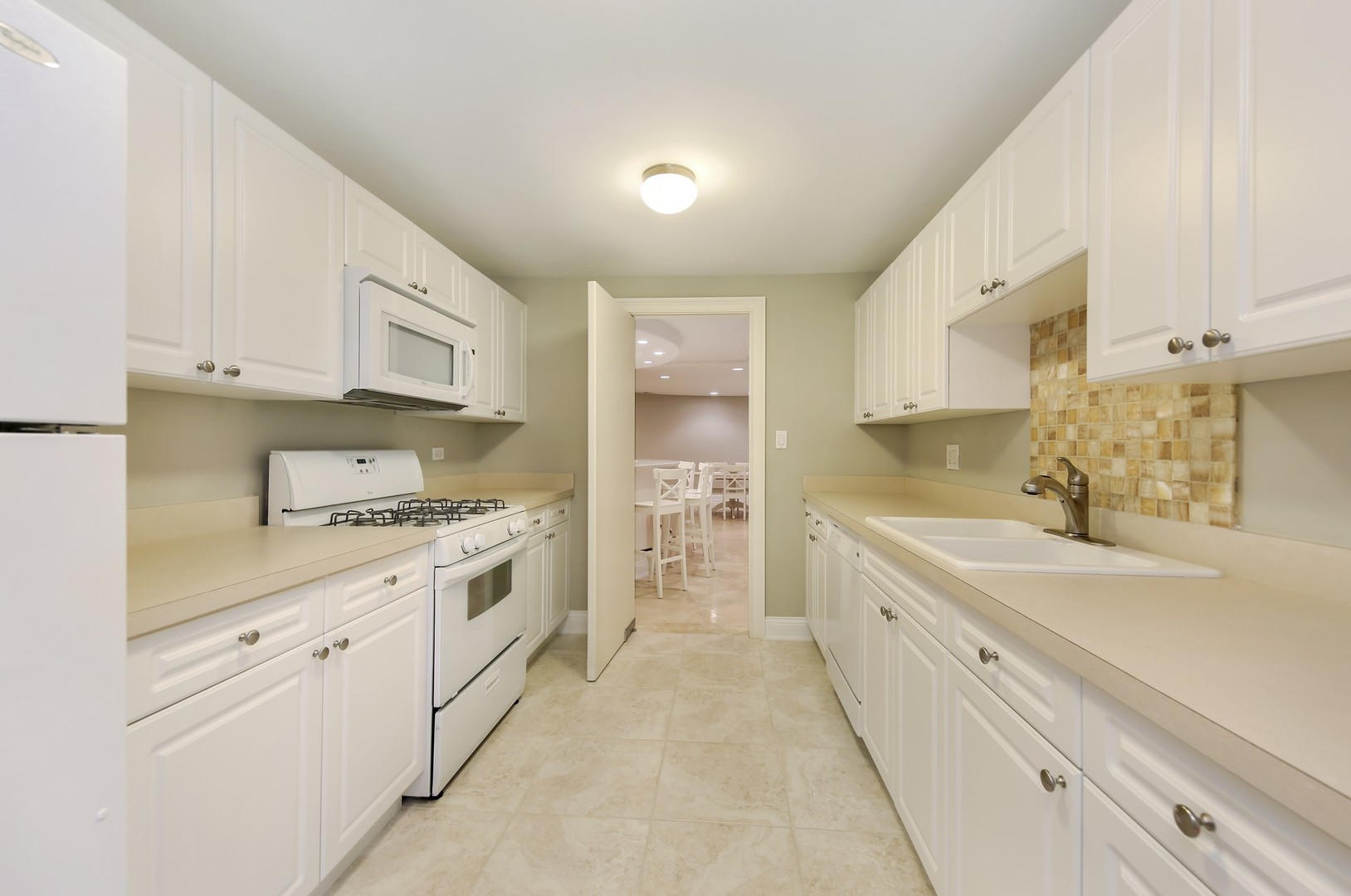 9515 Falling Waters Drive East Burr Ridge, IL 60527 - Photo 11 of 31