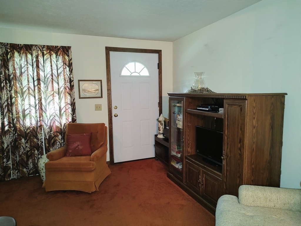 14 Brookfield Road North Brookfield, MA 01535 - Photo 8 of 23 Gallery Image 8