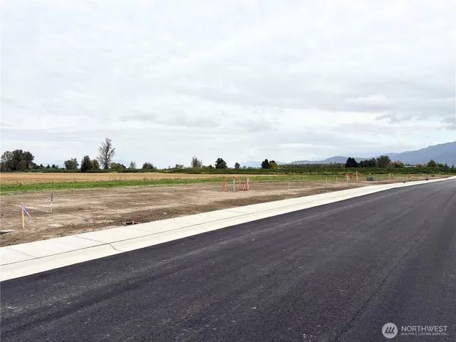 $190,000 | 416 West 3rd Street, Everson, WA 98247