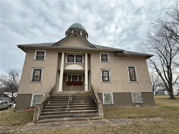 $69,000 | 601 6th Street, Blythedale, MO 64426