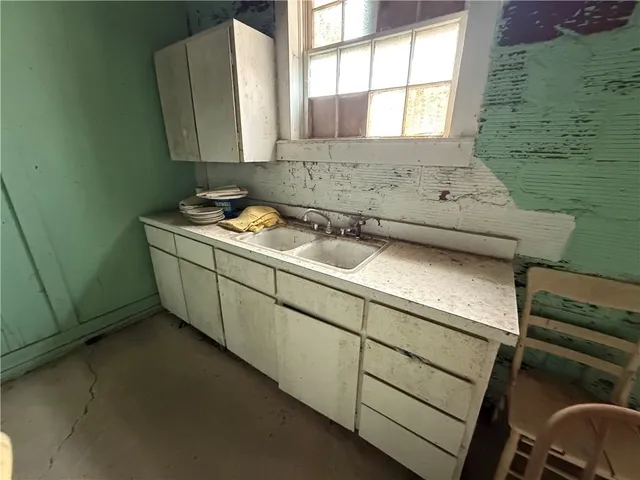 $69,000 | 601 6th Street, Blythedale, MO 64426