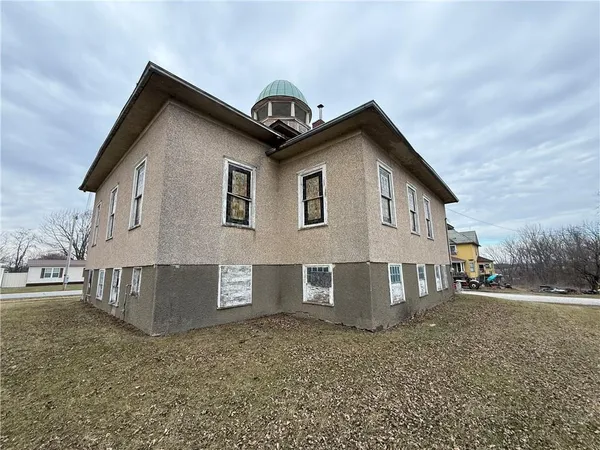 $69,000 | 601 6th Street, Blythedale, MO 64426