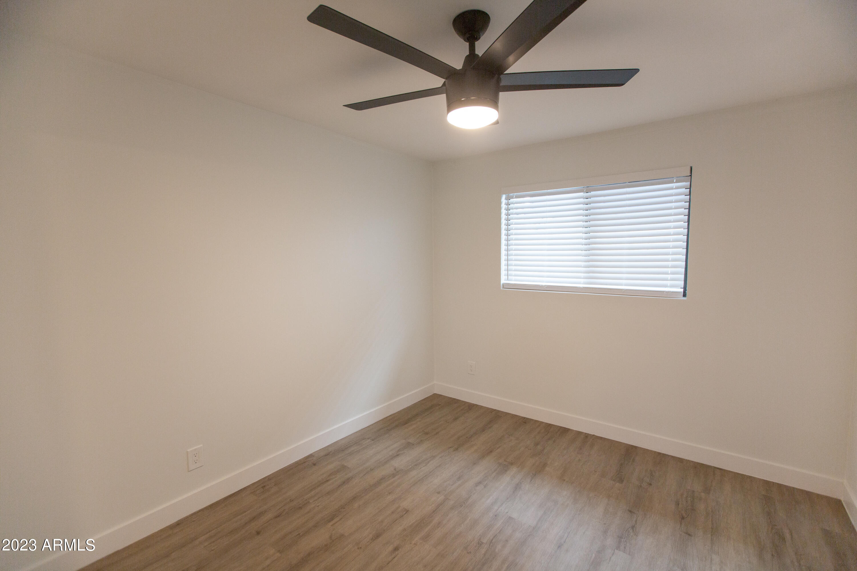 3133 East Fairmount Avenue Phoenix, AZ 85016 - Photo 9 of 11 _YP_0514