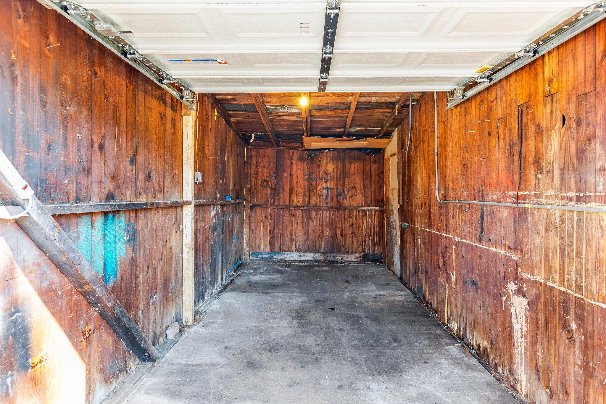 465 West South Street Frederick, MD 21701 - Photo 5 of 34 a view of entryway