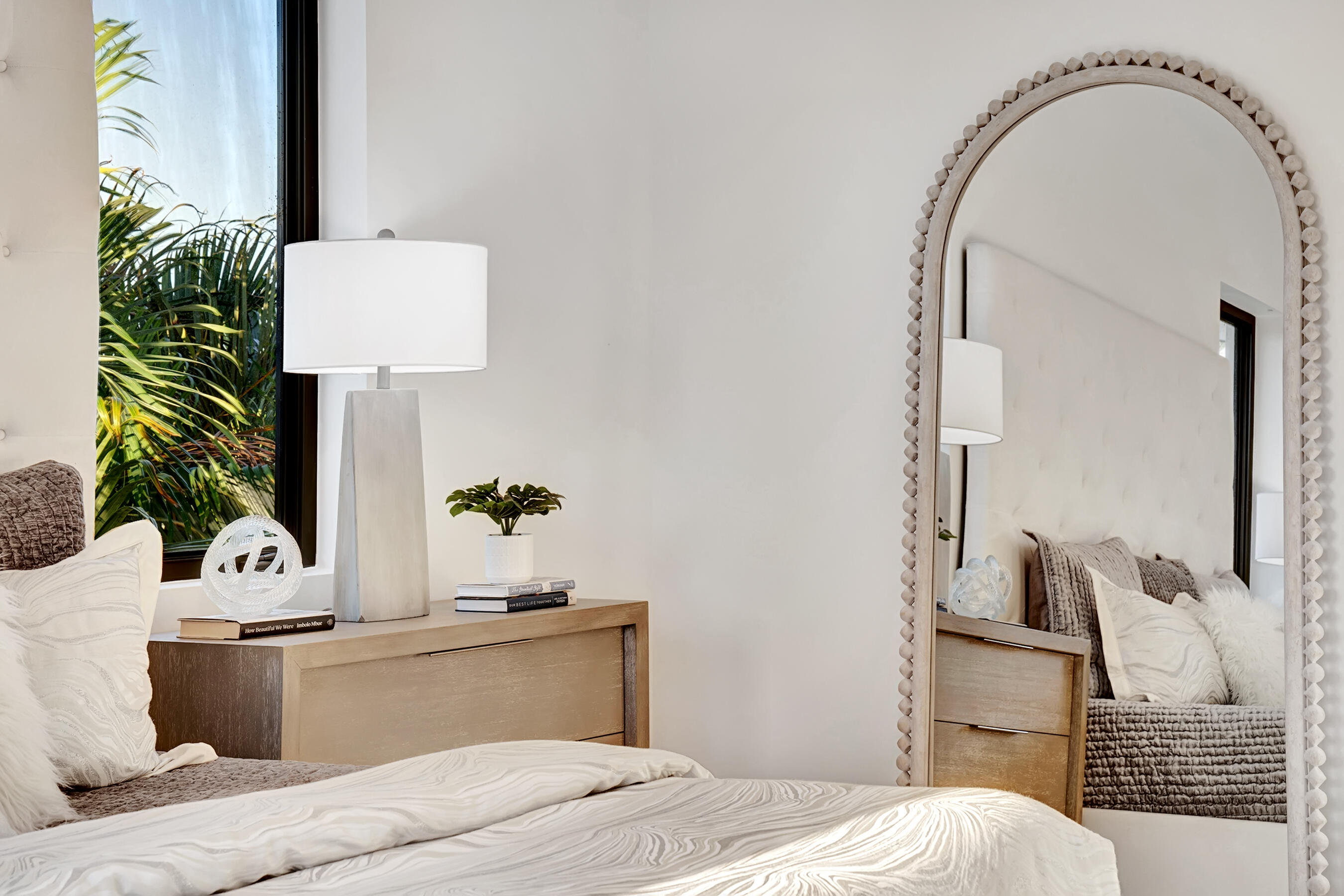 1133 Northeast 3rd Avenue Boca Raton, FL 33432 - Photo 19 of 38 a living room with furniture