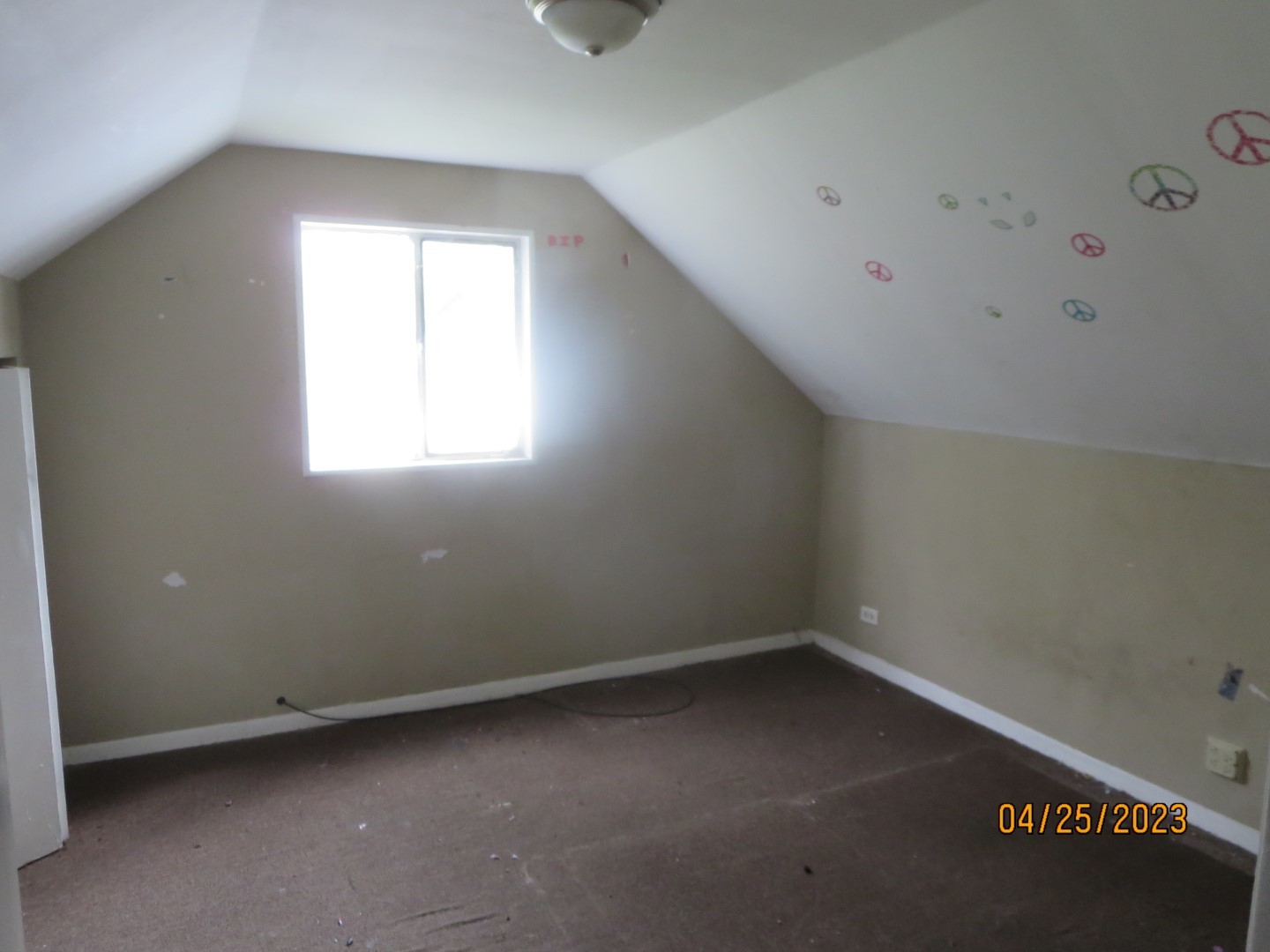 8 Allegheny Court Park Forest, IL 60466 - Photo 11 of 12 an empty room with a window