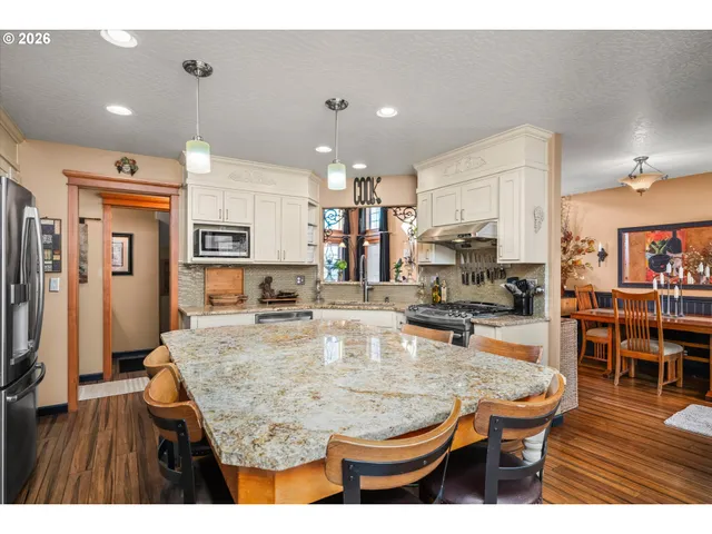 $545,900 | 2309 35th Street, Springfield, OR 97477