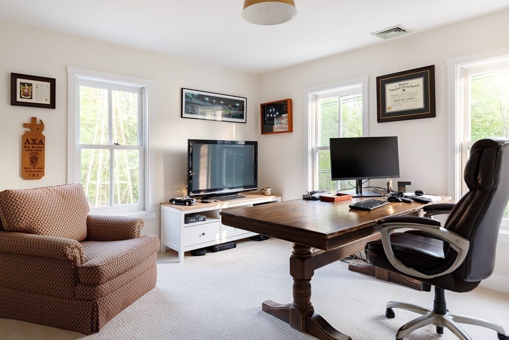 92 Maynard Road Sudbury, MA 01776 - Photo 19 of 42