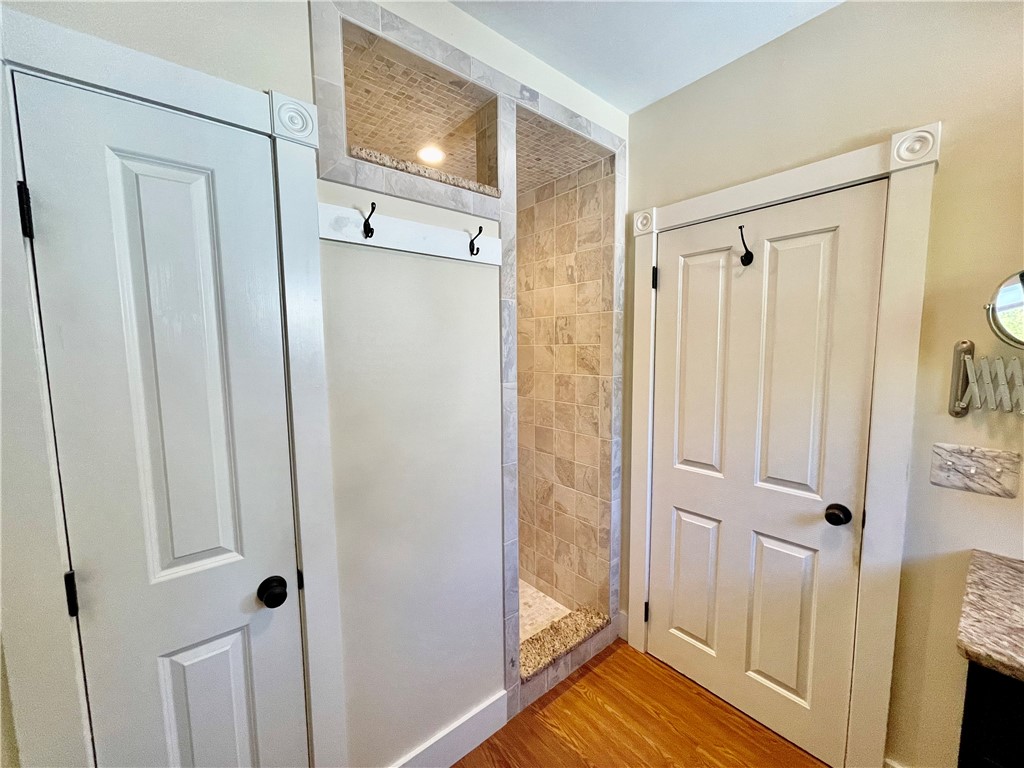 60 Beach Street Westerly, RI 02891 - Photo 25 of 36 Large stand up shower stall
