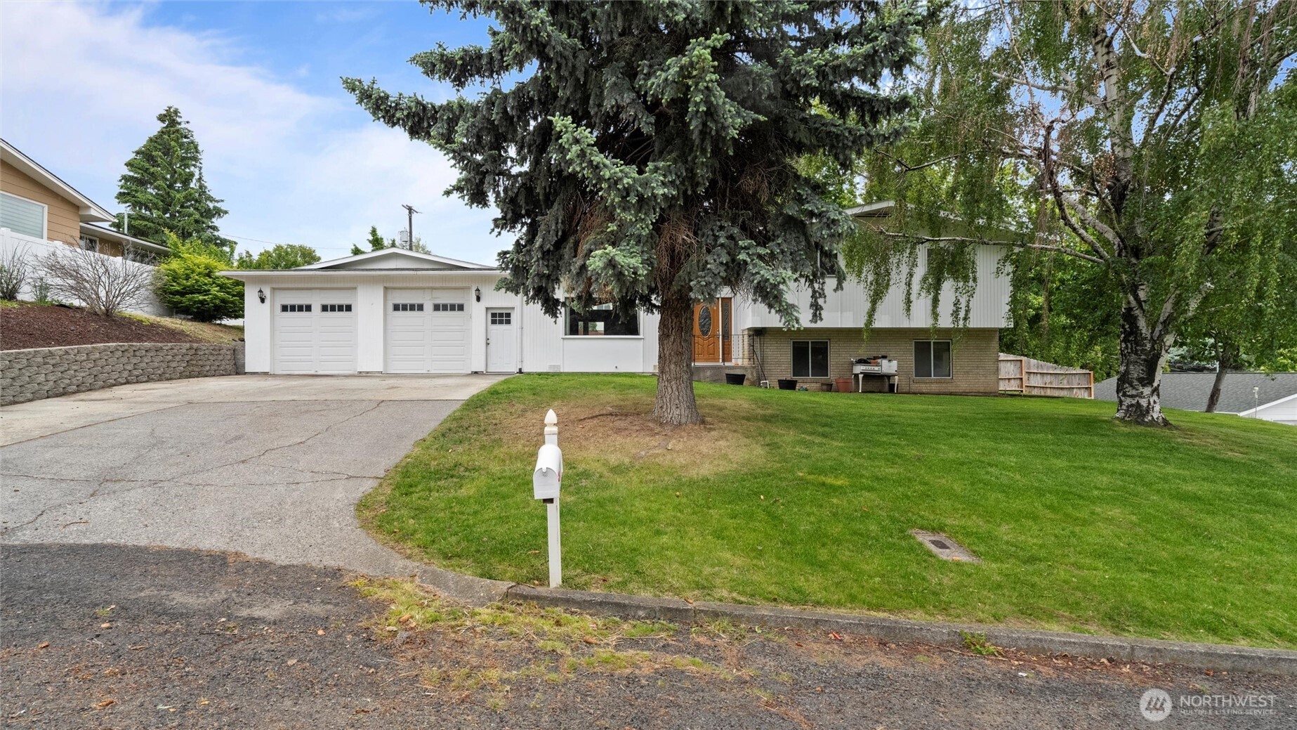 810 East Spring Street Dayton, WA 99328 - Photo 4 of 39
