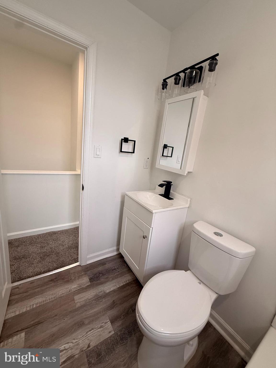 2124 Shields Street Philadelphia, PA 19142 - Photo 11 of 18 2nd view of bath