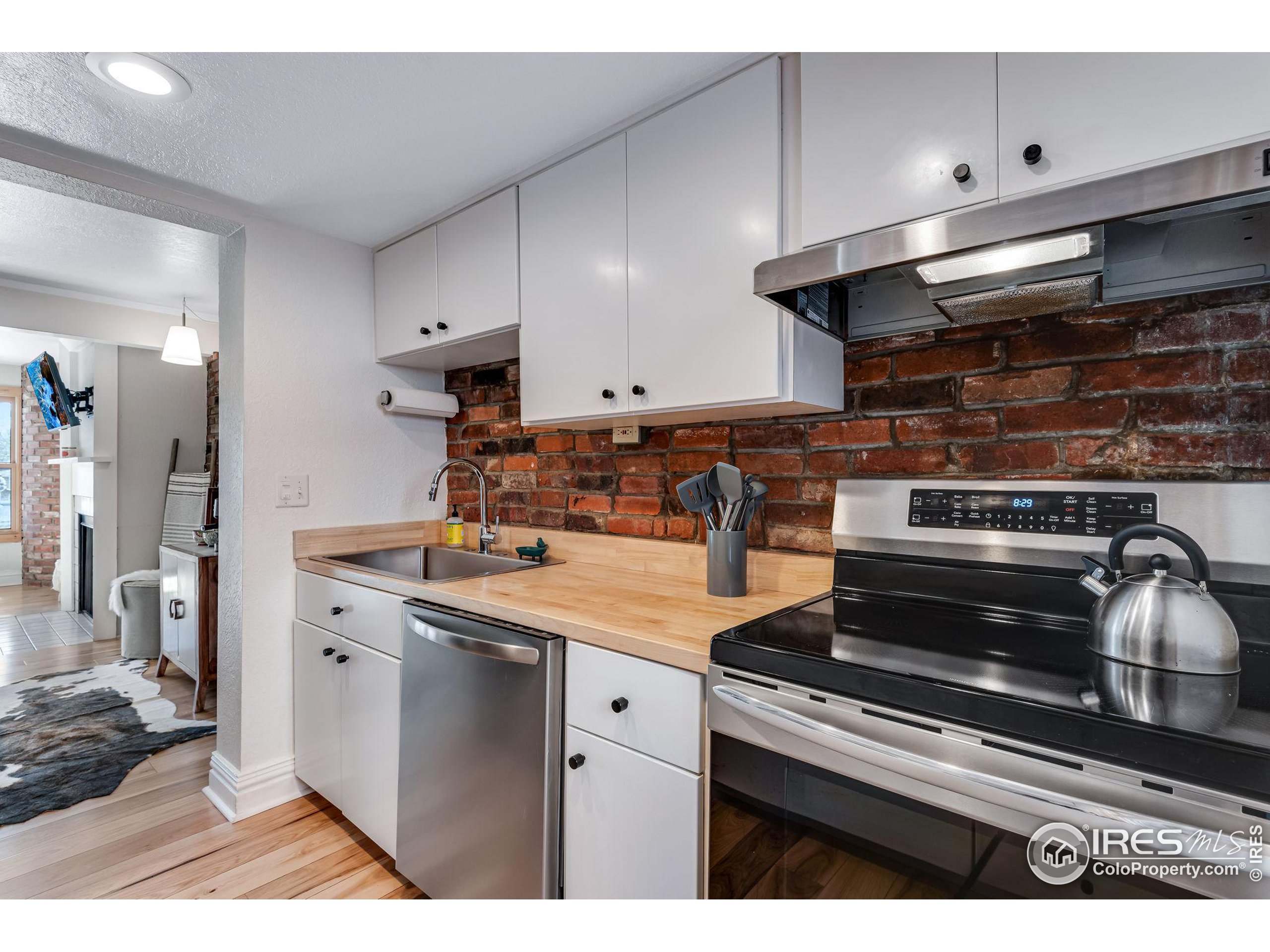 487 Pearl Street Boulder, CO 80302 - Photo 9 of 40