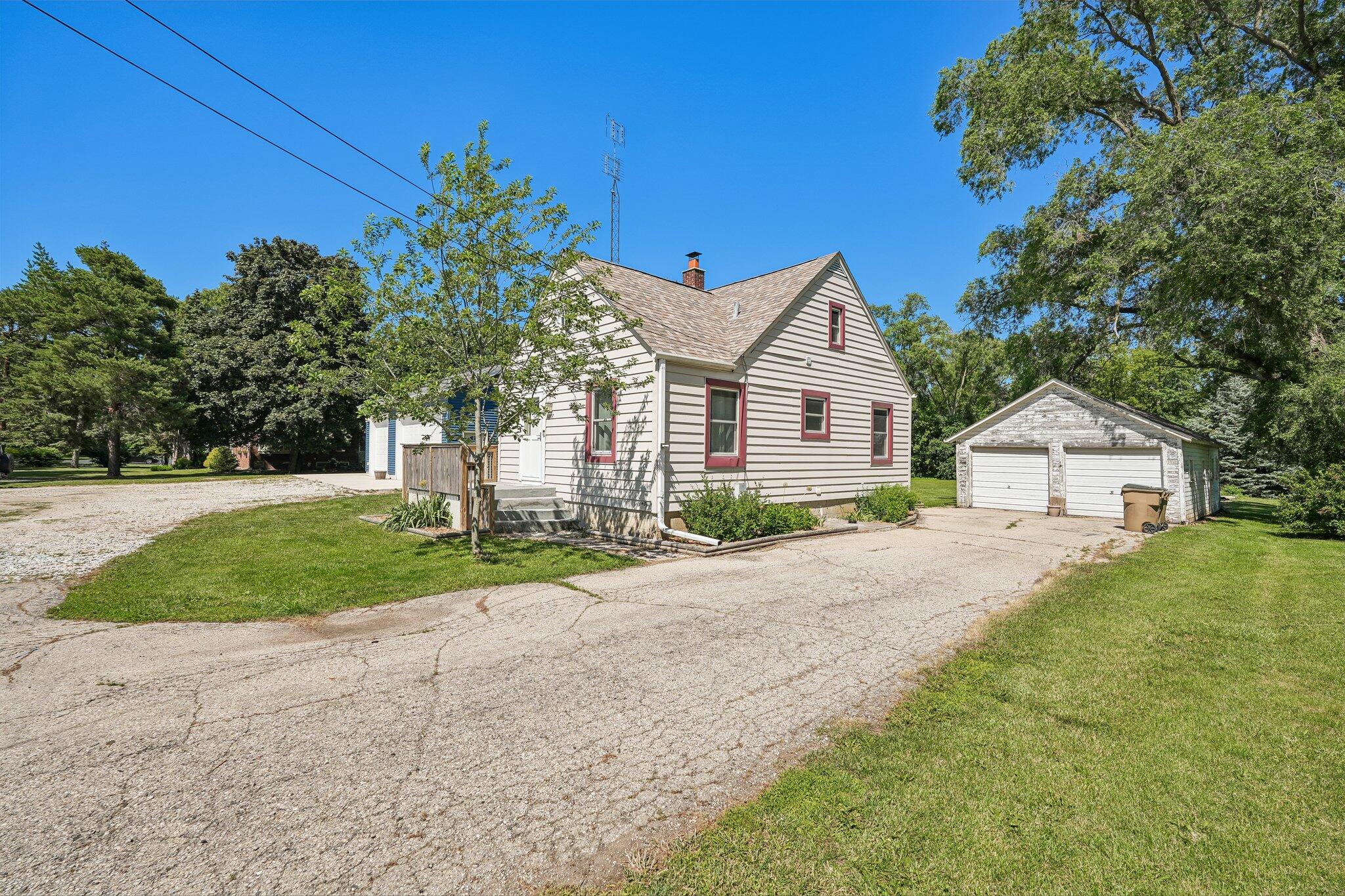 9207 39th Avenue Pleasant Prairie, WI 53142 - Photo 45 of 48 Welcome home!