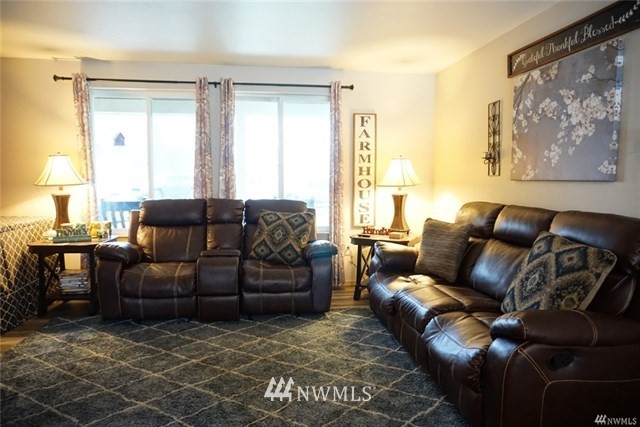 8016 183rd Avenue Southwest Rochester, WA 98579 - Photo 5 of 23