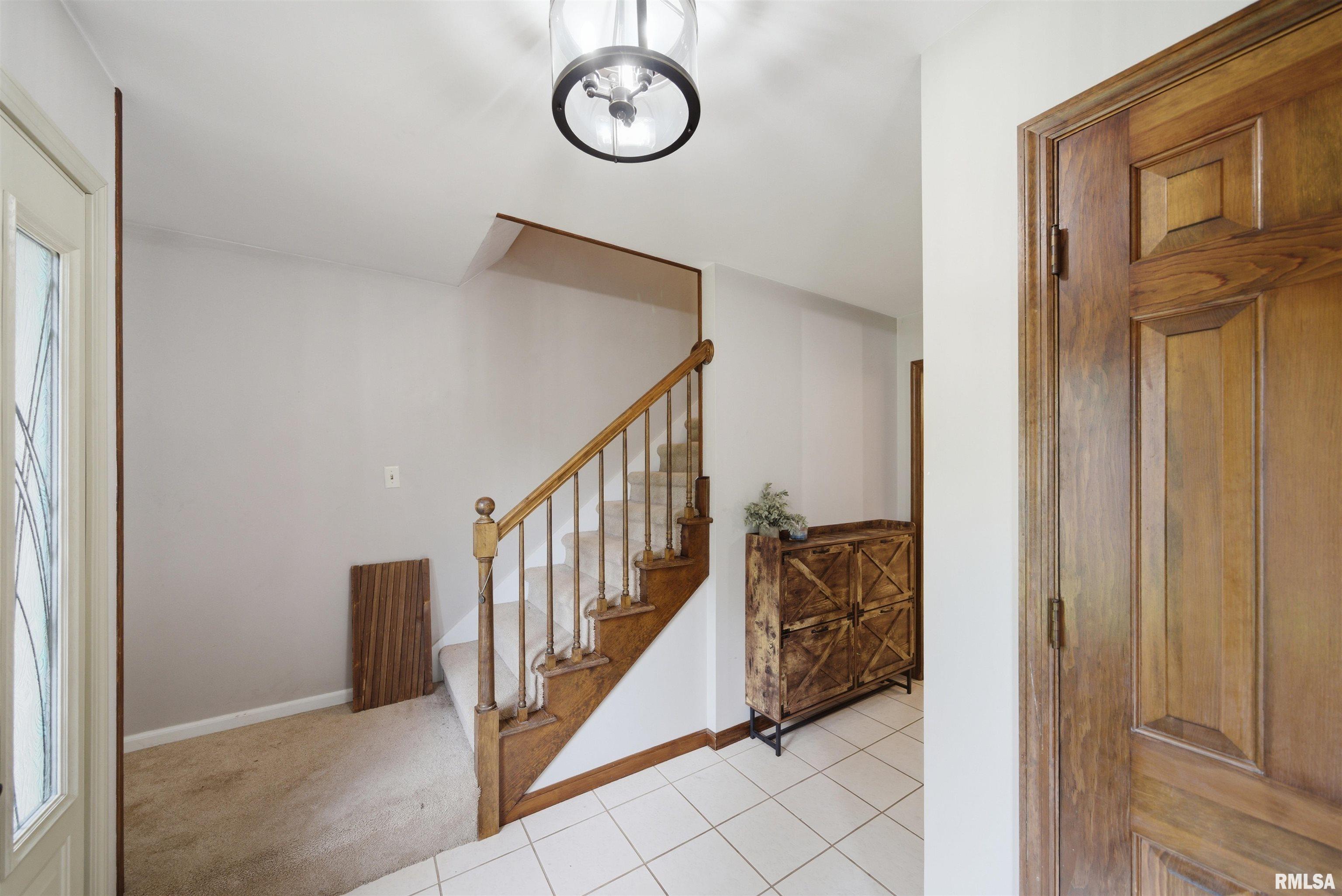 6421 North Jamestown Road Peoria, IL 61615 - Photo 5 of 72