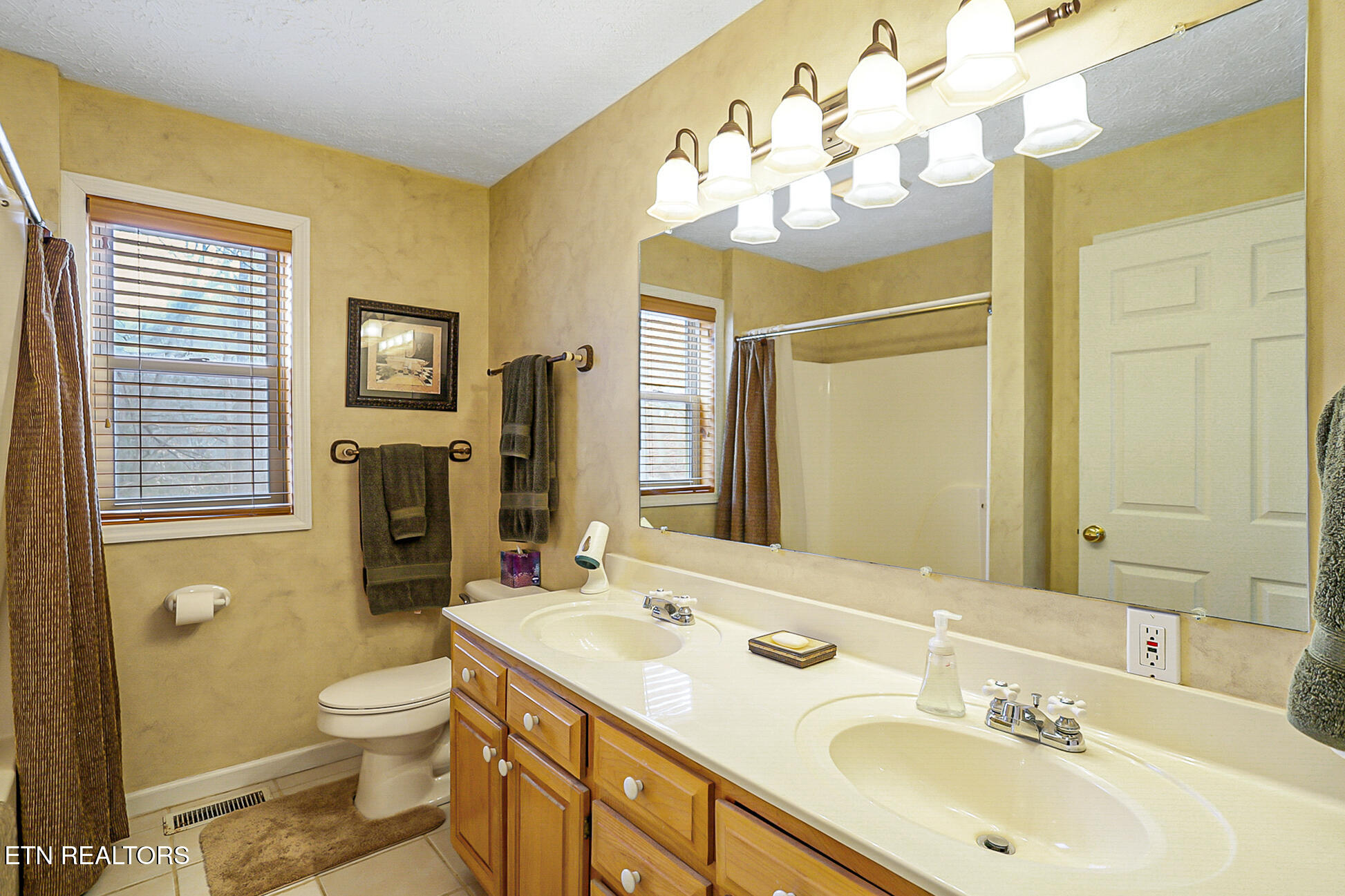 429 Filet Lane Dandridge, TN 37725 - Photo 26 of 59 429 Filet Ln-24