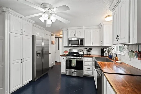 $295,000 | 6536 Lowell Avenue, Overland Park, KS 66202