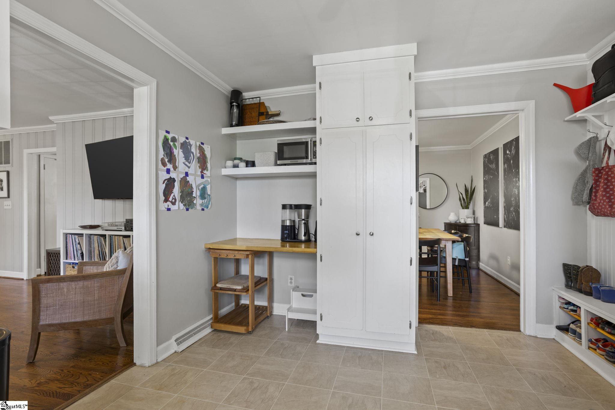 1740 East North Street Greenville, SC 29607 - Photo 13 of 38