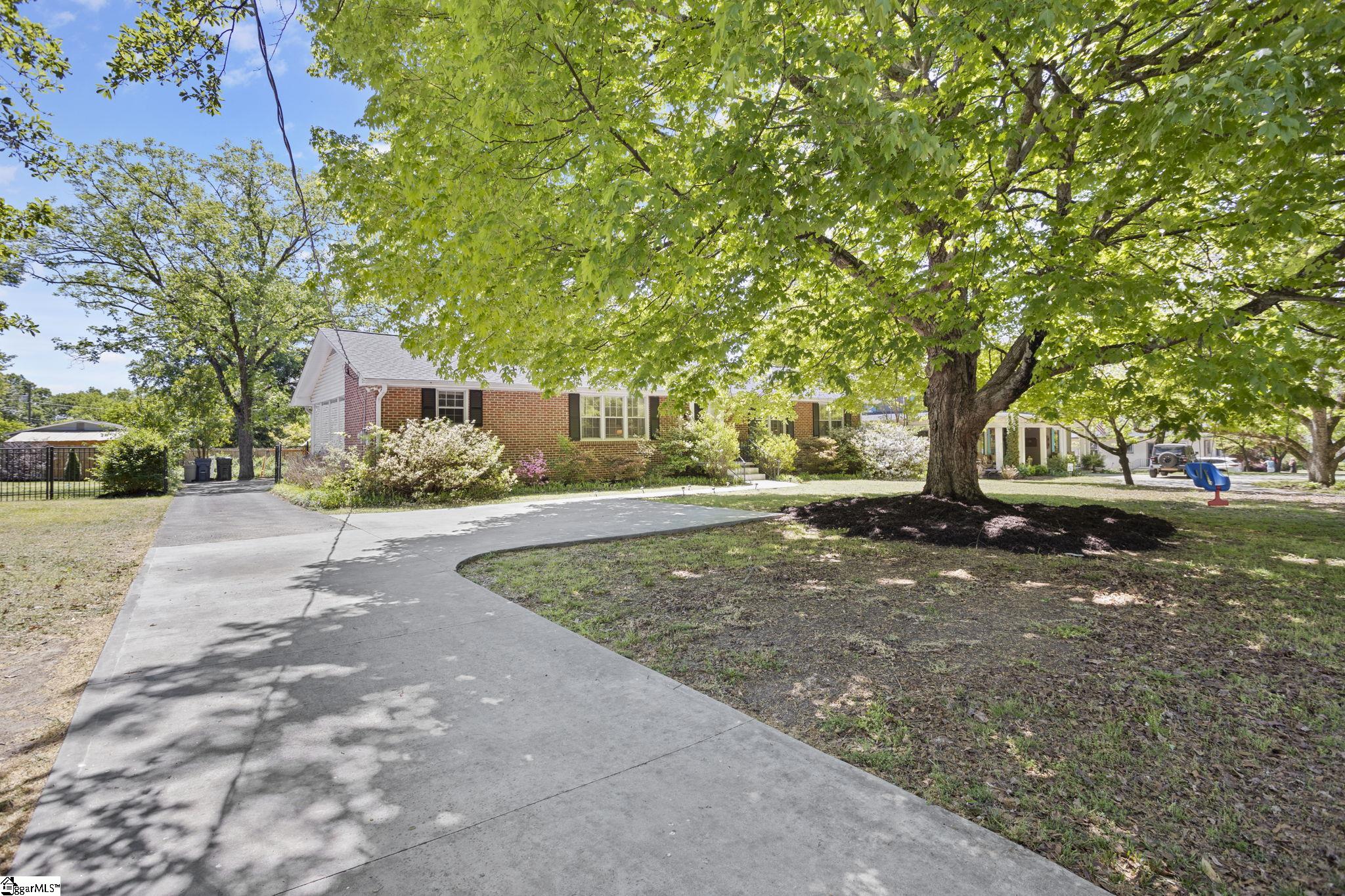 1740 East North Street Greenville, SC 29607 - Photo 38 of 38