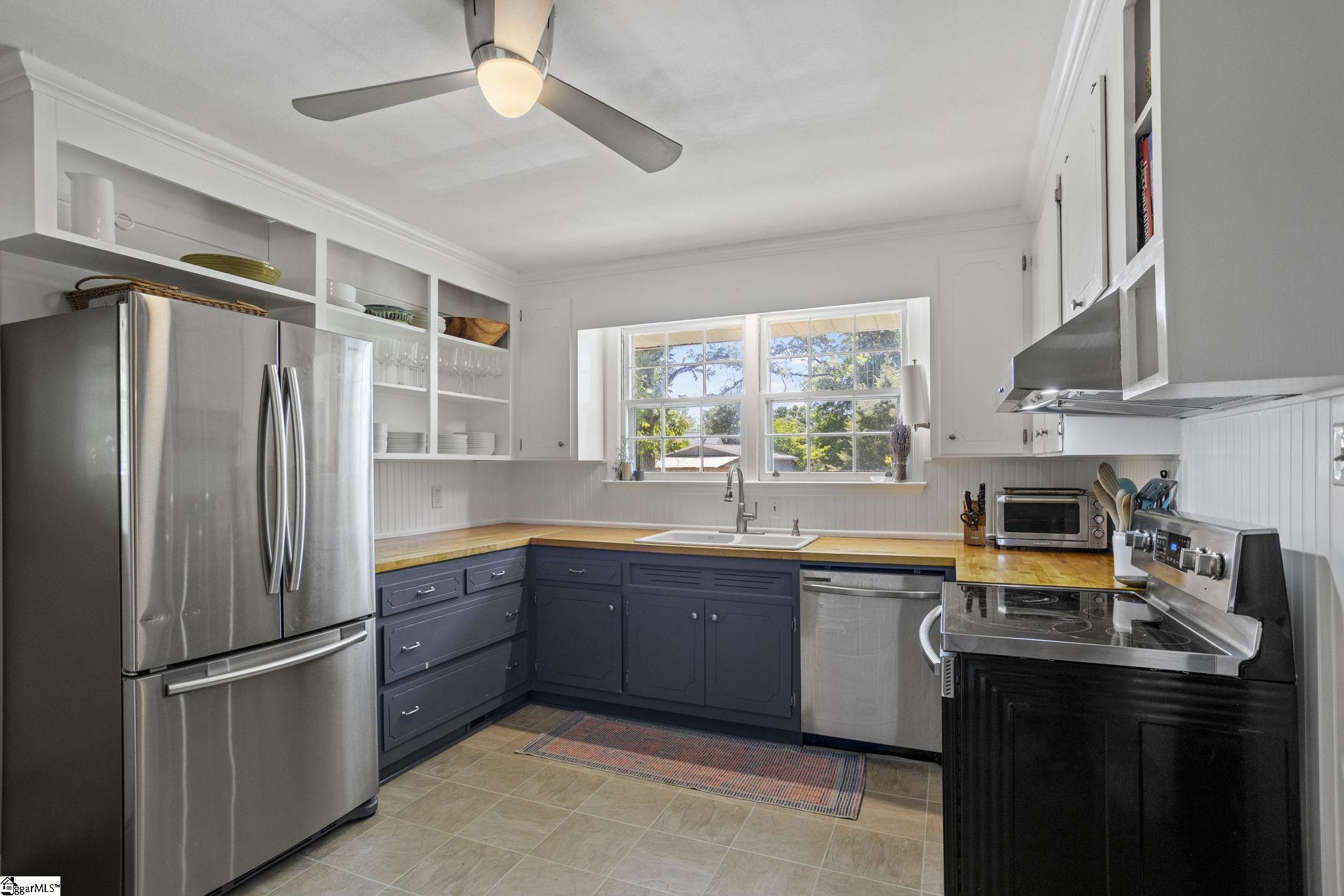 1740 East North Street Greenville, SC 29607 - Photo 8 of 38