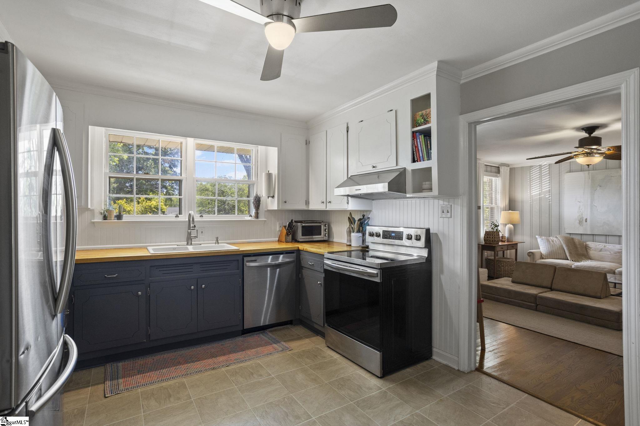 1740 East North Street Greenville, SC 29607 - Photo 9 of 38