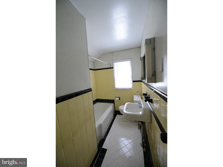 202 West Forestview Road Brookhaven, PA 19015 - Photo 14 of 18 Bathroom