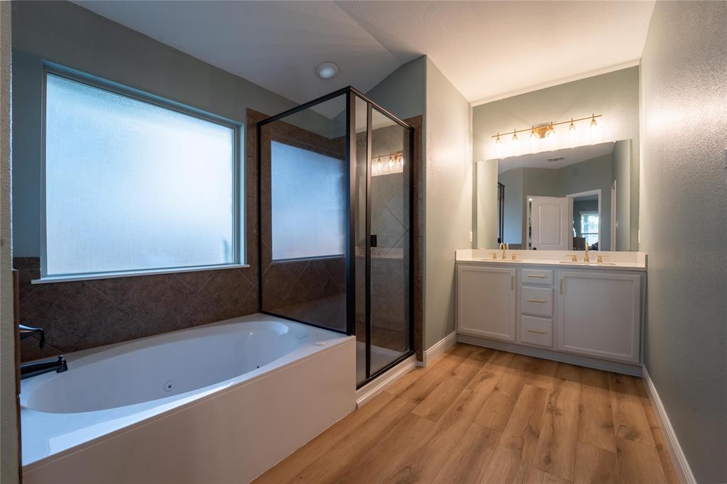 5521 Wisdom Court Waco, TX 76708 - Photo 21 of 28 Bathroom