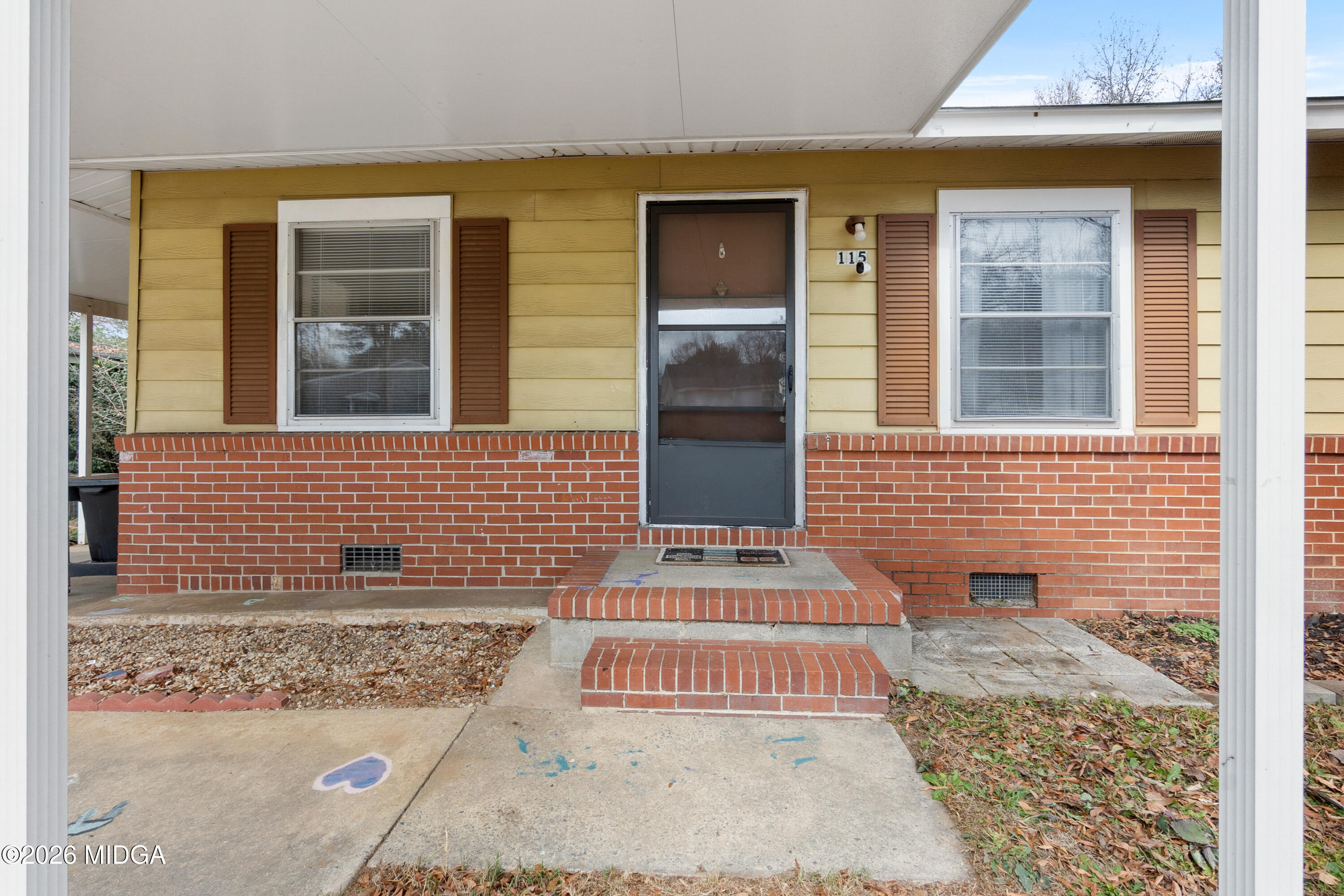 115 Trinity Drive Warner Robins, GA 31088 - Photo 2 of 32 06__AAA8408_mls