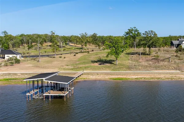 $750,000 | 7026 Lakeshore Way, Malakoff, TX 75148