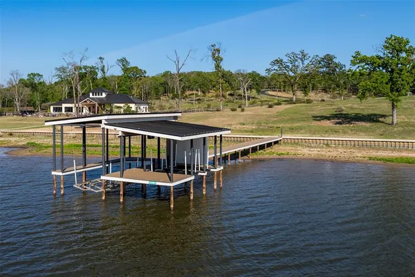 $750,000 | 7026 Lakeshore Way, Malakoff, TX 75148