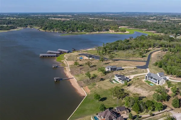 $750,000 | 7026 Lakeshore Way, Malakoff, TX 75148
