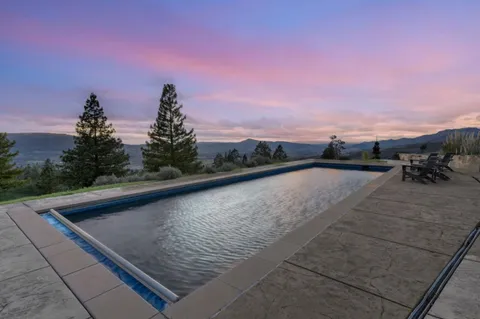 $895,000 | 2583 Trinity Road, Glen Ellen, CA 95442