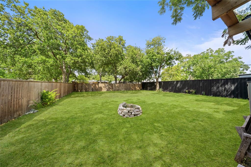 2431 Gross Road Dallas, TX 75228 - Photo 33 of 37 Gallery Image 33