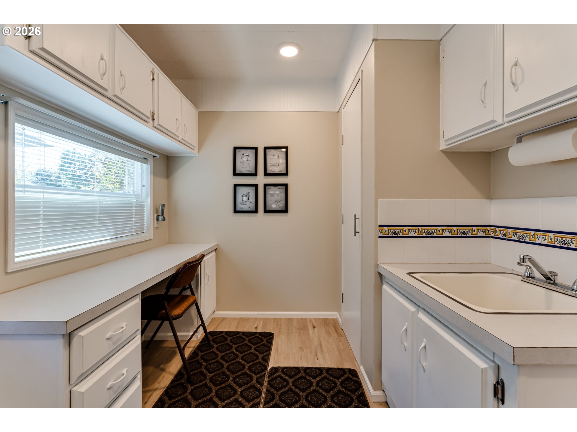34681 Devonshire Drive Eugene, OR 97405 - Photo 25 of 34 a bathroom with a sink a mirror and a bathtub