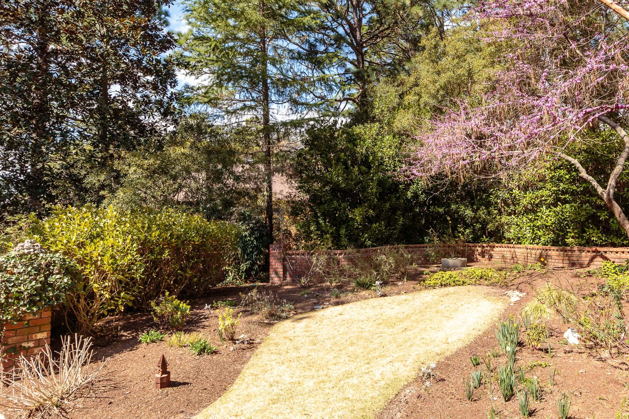 70 Hearthstone Road Pinehurst, NC 28374 - Photo 31 of 34 31. Side yard