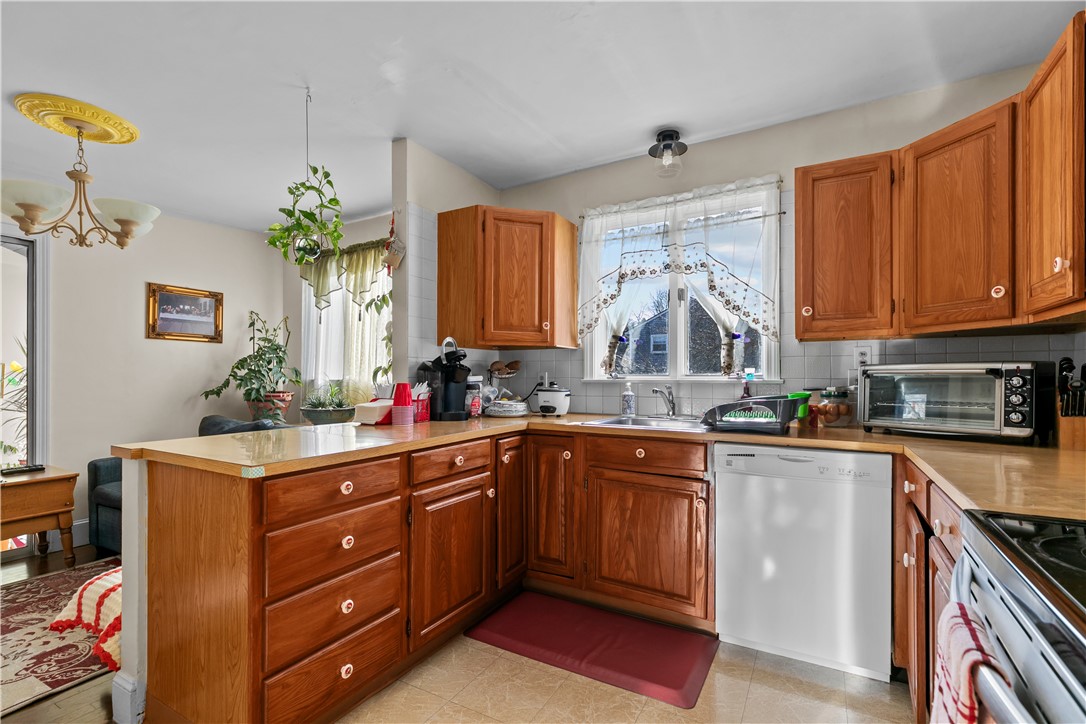 9 Continental Drive Middletown, RI 02842 - Photo 16 of 46