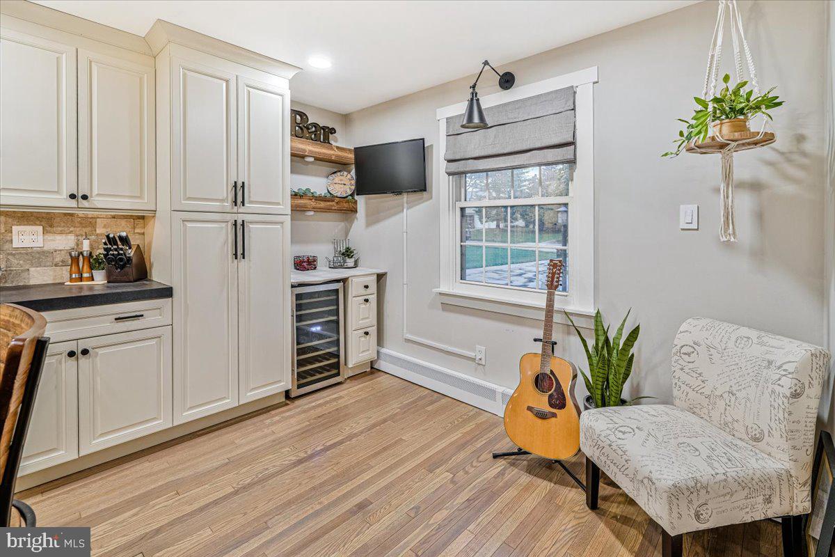 27 Lochatong Road Ewing, NJ 08628 - Photo 16 of 42 Built in bar