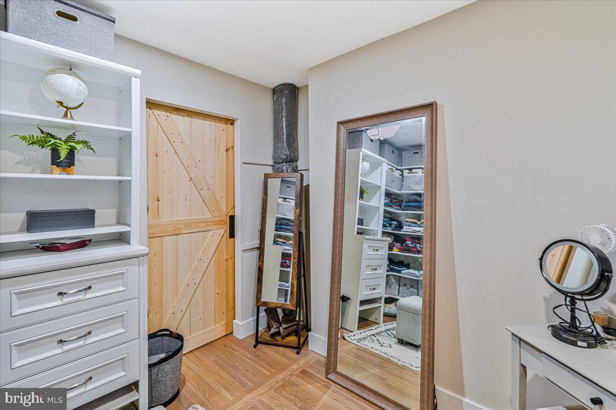 27 Lochatong Road Ewing, NJ 08628 - Photo 35 of 42 MBR Walk in closet