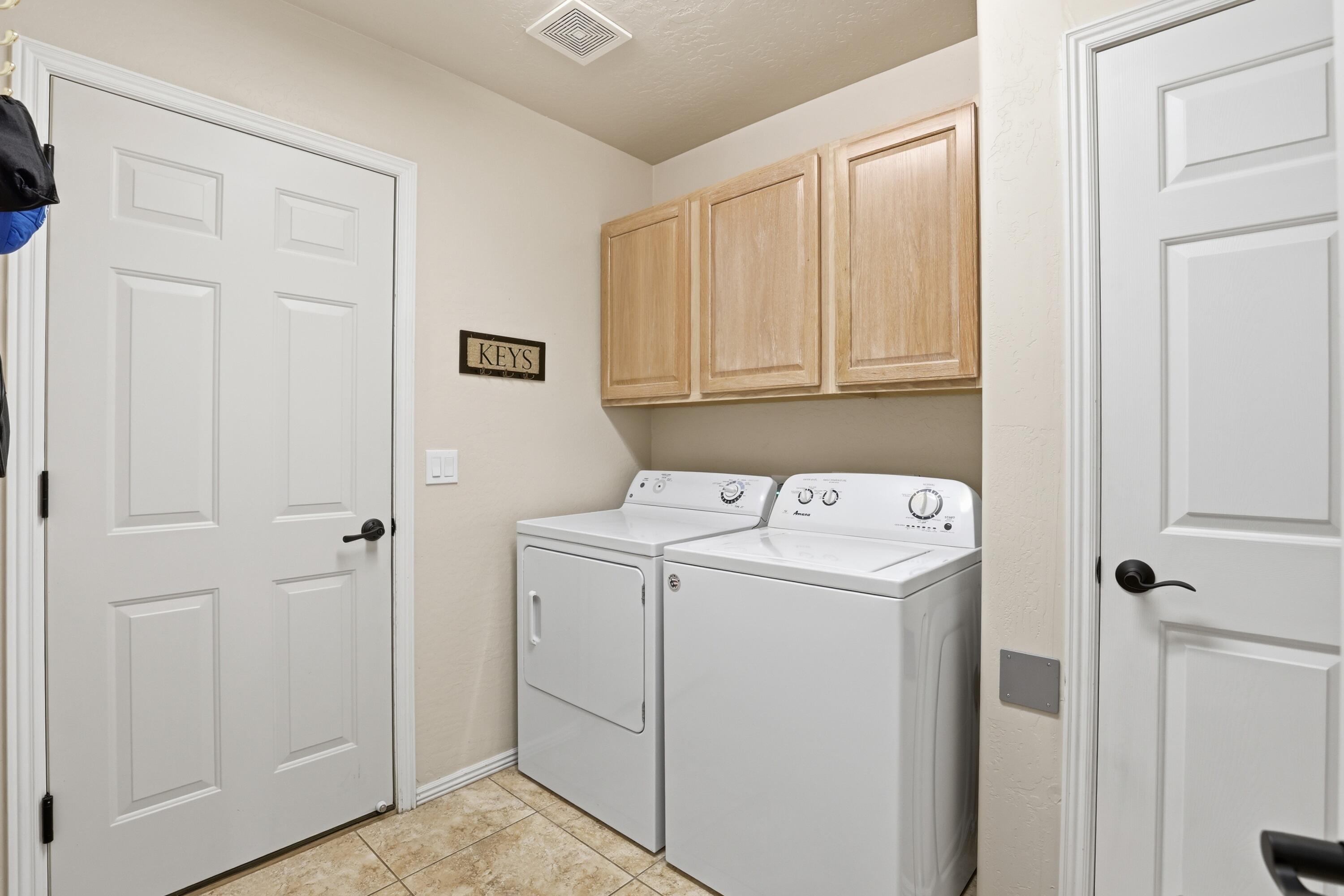 910 West Wagon Trail Payson, AZ 85541 - Photo 22 of 35 a utility room with dryer and washer