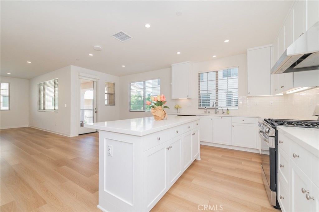 723 Spring Garden Irvine, CA 92618 - Photo 10 of 38