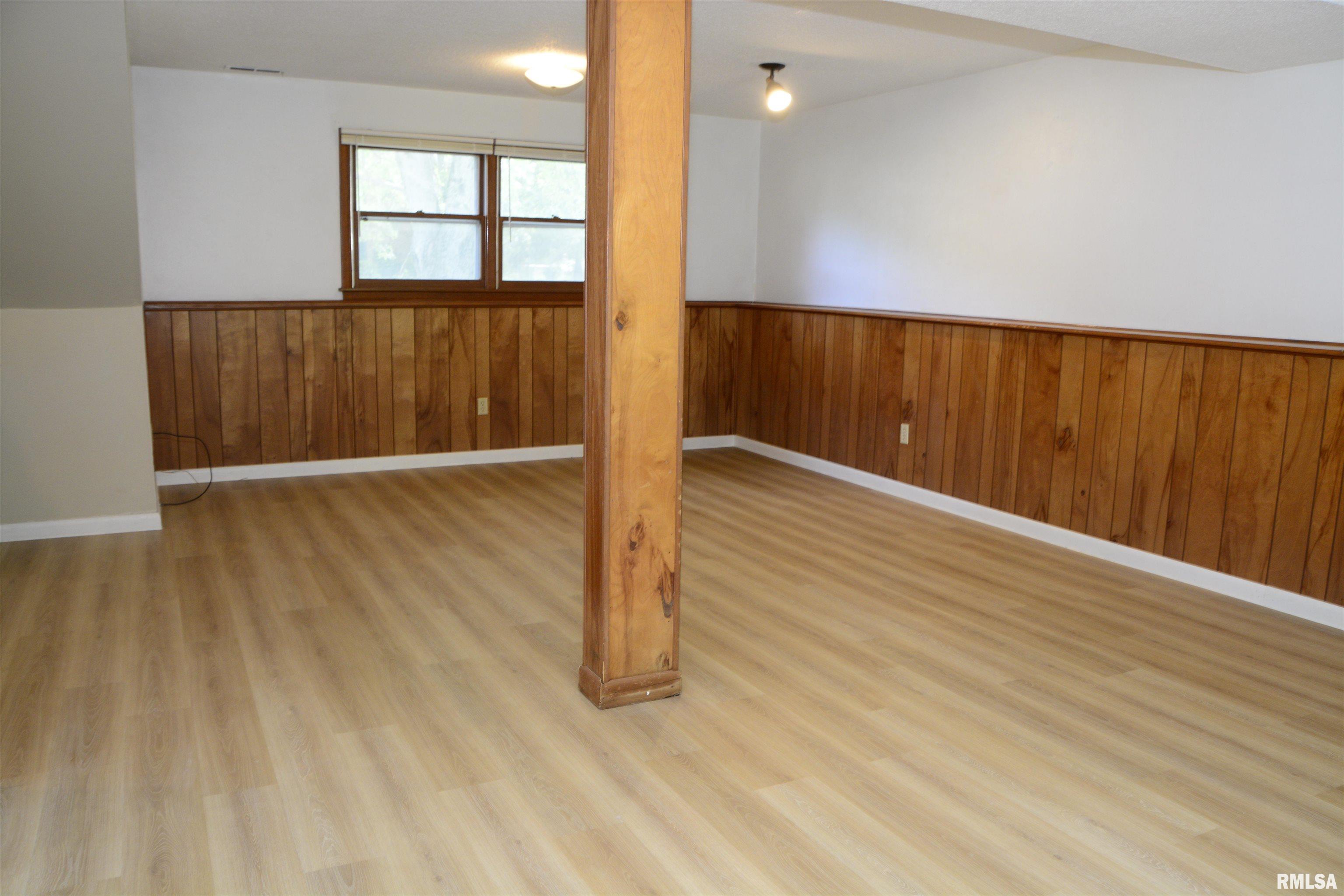 807 Meadow Drive Macomb, IL 61455 - Photo 20 of 24