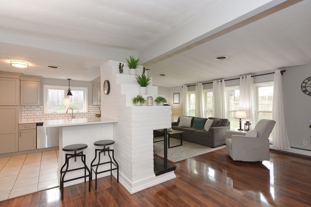4 Rosslare Road Framingham, MA 01701 - Photo 5 of 38 Gallery Image 5